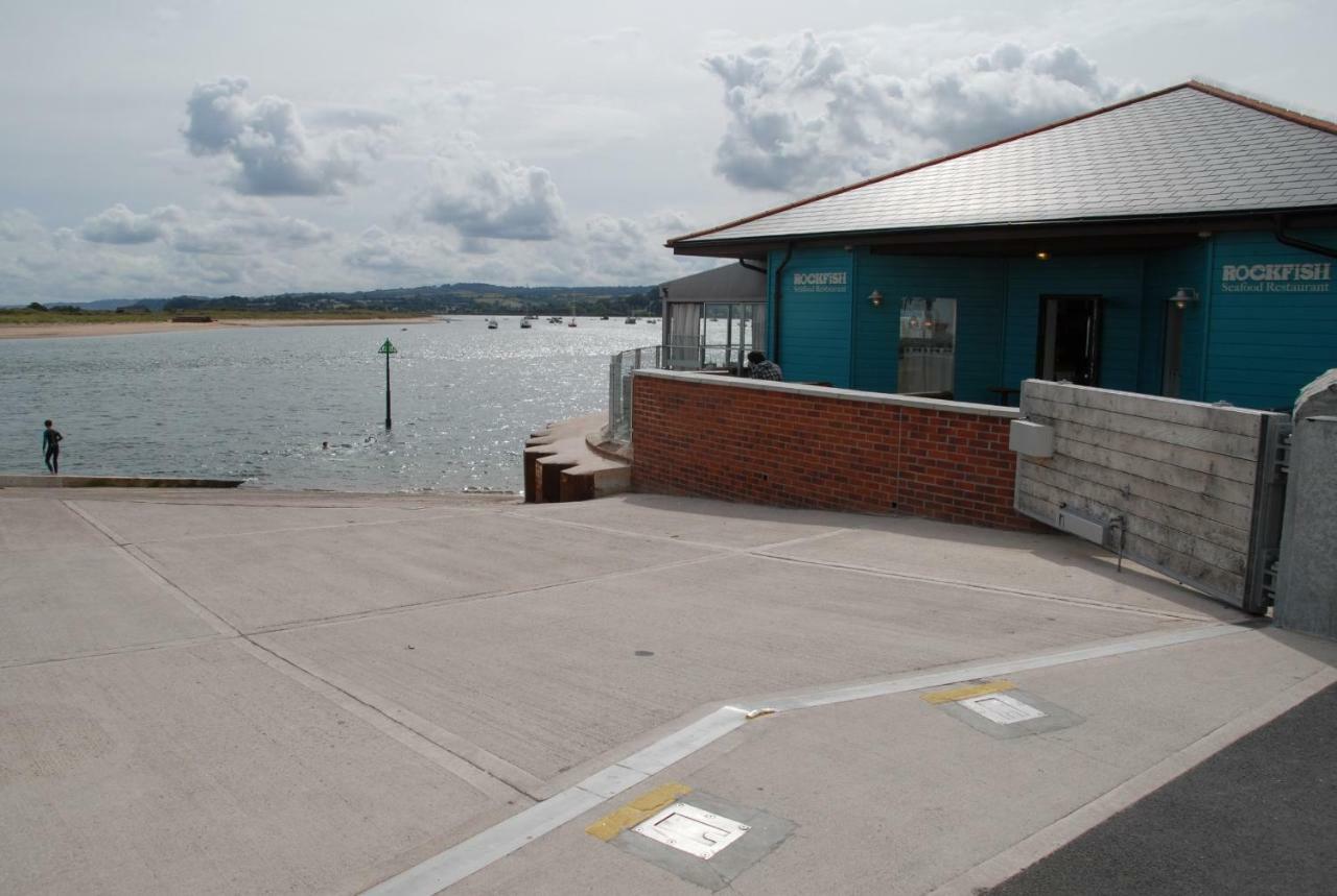 Summerwind Guest House Exmouth Exterior photo